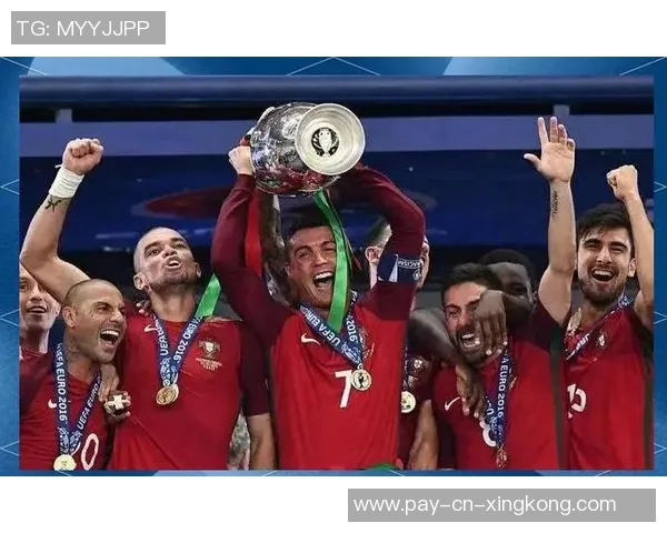 探寻世界最佳足球运动员的荣耀与传奇之路,成就背后的故事与奋斗历程 探寻世界最佳足球运动员的荣耀与传奇之路,成就背后的故事与奋斗历程