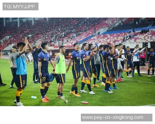 足球报乳引发热议球迷热情高涨探讨赛事背后的故事与影响